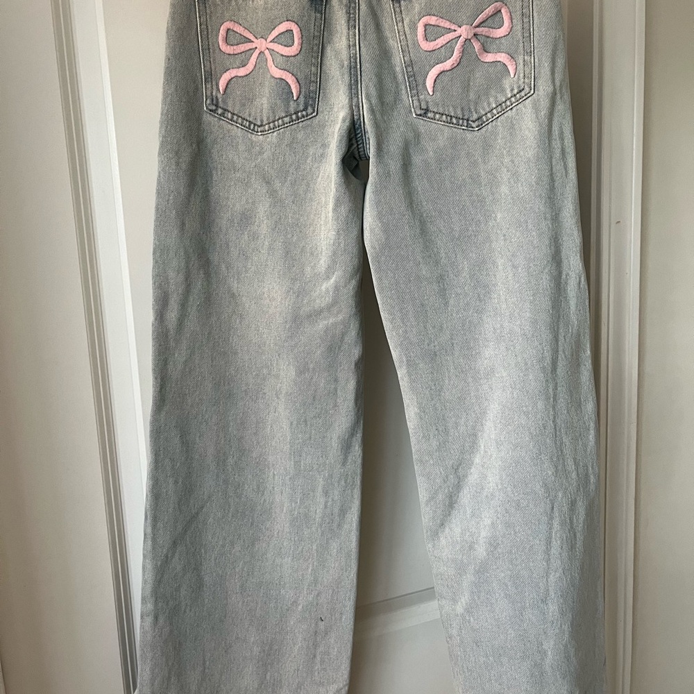 Edikted Light Blue Jeans